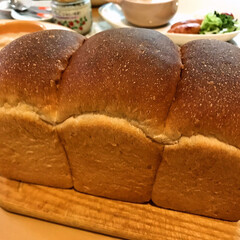 手作り/朝食/ホームベーカリー/食パン 昨日焼いた食パン（1.5斤）です。
今日…(2枚目)