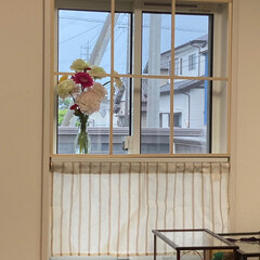 窓枠DIY/DIY女子/ダイニング/リビング/ダイソー/セリア/... キッチン前の窓、独身時代から使っていた暖…(3枚目)