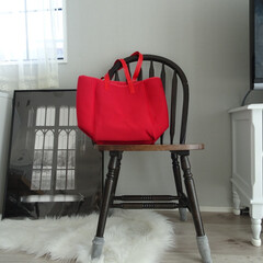 ポスター/モノトーン/椅子/赤/雑貨だいすき ポスターも椅子もお気に入りの鞄も❤️

…(1枚目)