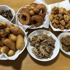 チキンナゲット/豚肉の生姜焼き/ドーナツ/つくね/作り置きおかず/お弁当/... 見事!茶、茶、茶になりました。
お弁当用…