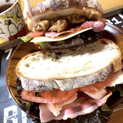 ハニーマスタードチキン/サラダチキン/カンパーニュ/カンパーニュサンド 今日は土曜の代休でお休みの私。
でもね、…