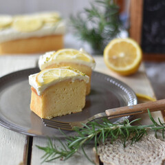 手作りお菓子/お菓子作り/おうちカフェ/手作りケーキ うちの今日のおやつ。
レモンパウンドケー…(3枚目)