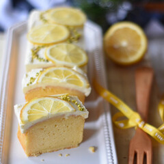 手作りお菓子/お菓子作り/おうちカフェ/手作りケーキ うちの今日のおやつ。
レモンパウンドケー…(1枚目)