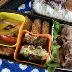 三島食品 ゆかり梅入り 22g×10袋入×(ふりかけ)を使ったクチコミ「夫のボリューム弁当。

イカフライ、お好…」(2枚目)
