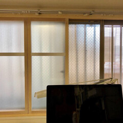 ポリカ中空ボード/ポリカツイン/原状回復可能/断熱窓/引き違い窓/DIY/... 寒かった北側の外廊下に面した窓を断熱化。…(3枚目)