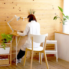 DIY/壁面収納/はしご型/お片付け/穴あけ不要/インテリア/... シンプルなテーブルは、観葉植物と合わせる…(1枚目)