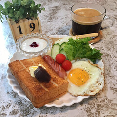 パン/朝ごはん/手作りパン/暮らし/節約 
あんバタートーストで朝ごはん！(1枚目)