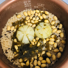 おうちごはん/節約 免疫力アップご飯🍚
タマネギ🧅と大豆の炊…(2枚目)