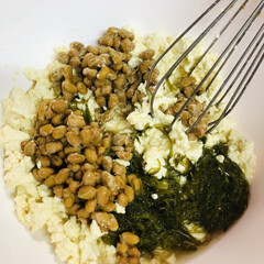 おうちごはん/簡単/節約/うちの定番料理 お家ご飯
豆腐、めかぶ、納豆を混ぜて蕎麦…(4枚目)