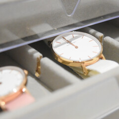 腕時計収納/100均/節約/無印良品/ダイソー/簡単/... ベルトが柔らかい腕時計だと
引き出しを開…(1枚目)