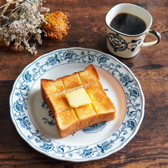 厚切りパン/トースト/バタートースト/LIMIAごはんクラブ/朝ごはん/朝食/... 朝ごはん

❃バタートースト
❃珈琲（モ…(2枚目)