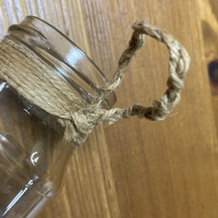 空き瓶/麻紐/アイビー 調味料の空き瓶に麻紐を巻きつけました。所…(2枚目)