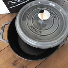 STAUB ストウブ ピコ・ココット ラウンド/18cm グレー/容量1700cc | STAUB（ストウブ ）(圧力鍋)を使ったクチコミ「【おうちごはん】

ついに炊飯器を捨てま…」(1枚目)
