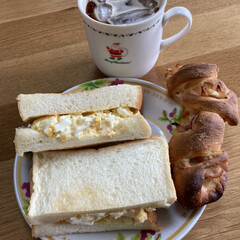 簡単/たまごサンドイッチ/朝食 今朝の朝食
軽くパン🍞焼いて卵レンチン茹…(1枚目)