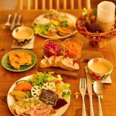 暮らし/おうちランチ/クリスマスごはん/アメリカンポーク/ローストポーク/クリスマスメニュー/... ある日のお昼ごはん。
Instagra…