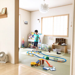 子ども部屋/和室/リビング/住まい/暮らし リビング横の和室を子ども部屋として使用し…(1枚目)