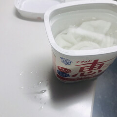 キッチンハイター (小) | 花王(漂白剤)を使ったクチコミ「空になったヨーグルトの容器は、洗って捨て…」(1枚目)