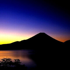 本栖湖/富士山/おでかけワンショット ポジフィルムで撮った富士山をフィルムスキ…(1枚目)