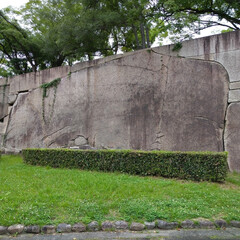「大阪城にある枡形巨石です😯」(1枚目)