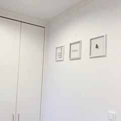 アートパネル/キャンドゥ/簡単/雑貨/DIY/100均/... 玄関の壁に飾ってます。ホワイトとシルバー…(1枚目)