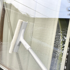 ウタマロクリーナー | ウタマロ(その他洗剤)を使ったクチコミ「窓掃除もウタマロクリーナーでします。
泡…」(2枚目)