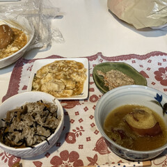 サツマイモのバター醤油煮/サツマイモ/自家製野菜/決して丸美屋さんの回し者ではない/麻婆豆腐/白和え/... 今日の夕飯♪( ´▽`)
ひじきとしめじ…