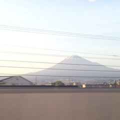 はじめてフォト投稿/富士山/新幹線 富士山みえた！
電線が残念。。^^;(1枚目)