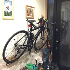 ロードバイク/DIY/玄関/お片付け ロードバイクの壁掛け保管
スチールのLア…(1枚目)