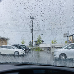 雨/車/おばあちゃん/病院 おはようございます。🎶
またまた雨です☔…(1枚目)