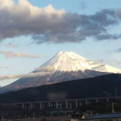 綺麗/新幹線車窓からの富士山/富士山/絶景/新幹線/フォロー大歓迎/... 今日も素敵な一日になりますように(♥Ü♥…(2枚目)