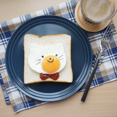 食パン/トースト/セリア/100均/ナチュラルキッチン/卵/... セリアのグッズを使ってアレンジ♡
目玉焼…