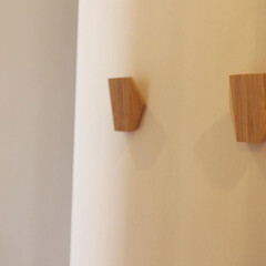 帽子収納/フック収納/フック/IKEA/玄関あるある/お片付け/... IKEAで見つけた木製のフック。
帽子か…(3枚目)