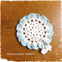 crochet/編み物大好き/編み物/お花のコースター/編み雑貨/かぎ針編み/... ふりふりお花のコースターが続きます( ˶…(3枚目)