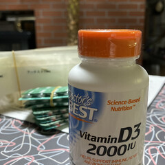 感染予防/Vitamin D3 病院に行く度に薬が増えるよ💊
毎朝７錠……(1枚目)