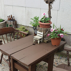 DIY/レトロ/カフェ風/アンティーク カフェ庭のテーブルも綺麗に塗装してみた～…(1枚目)