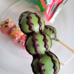 チョコレート/団子/スイカ/スイーツ/フード/和菓子/... これはこれは見事な小玉🍉
ではありません…(3枚目)