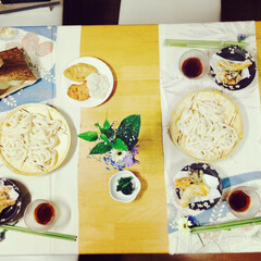 なんとなく/雰囲気/豪華/和風/着物/フラワー/... 普通の食卓だけど、テーブルクロスと箸置き…