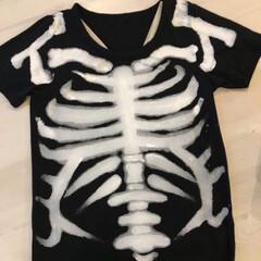 Tシャツ/ガイコツ/ハロウィンパーティー/ハロウィン仮装/ハロウィン衣装/ハロウィン/... 普通のTシャツもペイントすればりっぱなハ…