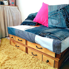 ソファー/木製パレット/DIY/インテリア/家具/お片付け/... 木製パレットでソファー自作。3つ折りマッ…(1枚目)