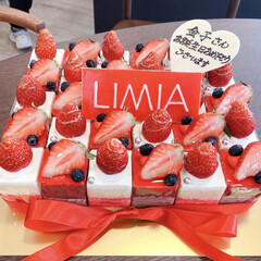 LIMIAスタッフ/お祝い/ケーキ/誕生日ケーキ/誕生日/令和の一枚/... 昨日はLIMIAの社長のお誕生日でした🎂…(1枚目)