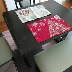 クリスマス雑貨/ニトリ/我が家のテーブル 我が家のリビングの真ん中にあるテーブル。…(2枚目)