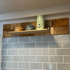 キッチン/ハンドメイド/雑貨/DIY 端材を使ってキッチンの壁にカフェ風の棚を…(1枚目)
