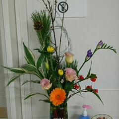 松・竹・梅/寒竹/フラワーベース/花/お花/インテリア/... 3階 待合室の生け花です

お正月の要、…(1枚目)