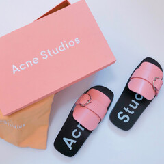 AcneStudios/カジュアル/置き画/アクネ/サンダル/ファッション 夏に向けてサンダルの準備。
先日、アウ…