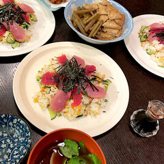 マグロ/ぶり/夕飯/フキの煮物/ちらし寿司 こんばんは✨
美味しそうなお刺身があった…(1枚目)