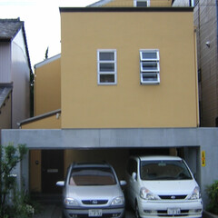 ビルトインガレージ/シンプルモダン/混構造/静岡県 鉄筋コンクリートと木造の混構造の家です。…(1枚目)