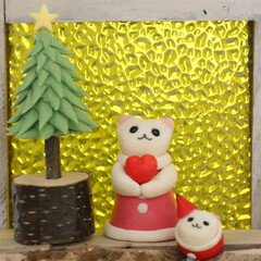 ペット/猫/粘土/クレイ/サンタ/クリスマス2019 粘土でクリスマスツリーとサンタ衣装の猫を…(1枚目)