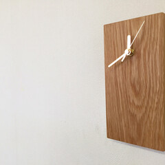 木/時計/木製時計/掛け時計/置き時計/シンプル/... 楢（オーク）無垢材のシンプルクロック

…(1枚目)