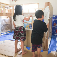 DIY/子供部屋/ベッド/子供/ペンキ 子供たちと一緒に長女のベッドを塗り塗りし…(1枚目)