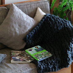 チャンキーニット/ニット/ハンドメイド/編み物/ブランケット 肌寒くなりだすと
毎年編み物がしたくなり…